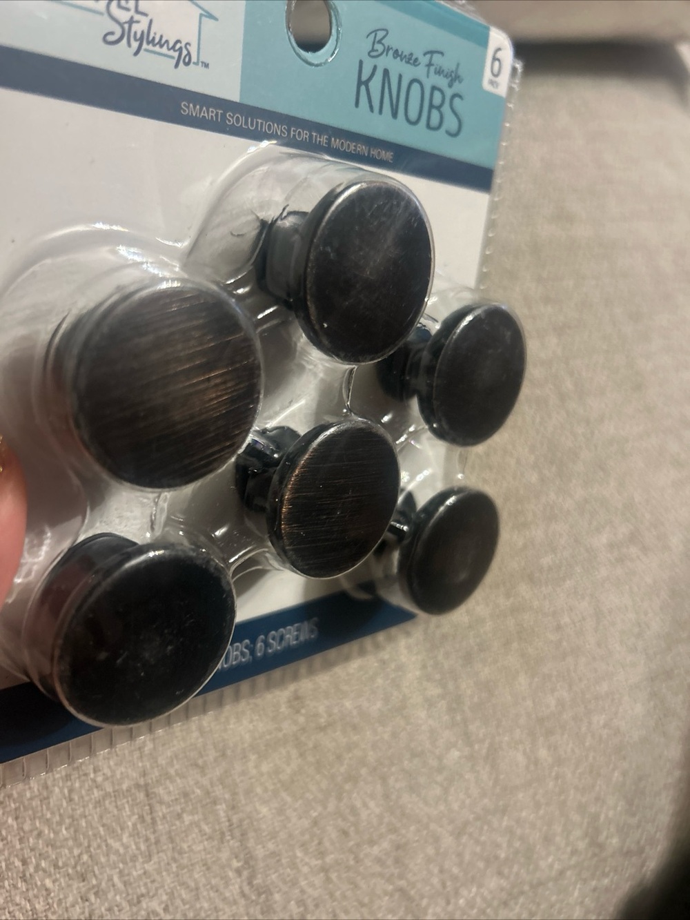Simple Styling Round Bronze Finish Cabinet Knobs - Pack of 6